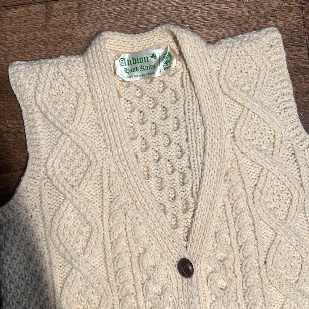 Andion hand knits Cream Cable Knit Men's wool Sweater Vest - Picture 2 of 7